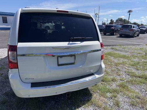 2012 Chrysler Town & Country Touring-L