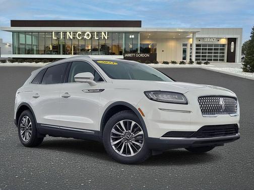 Pristine White Metallic Tri-Coat 2023 Lincoln Nautilus Standard