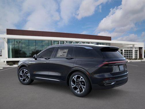 Infinite Black Metallic Clearcoat 2026 Lincoln Nautilus Premiere