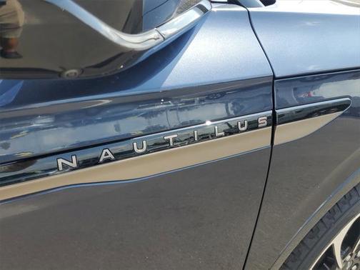 2024 Lincoln Nautilus Black Label