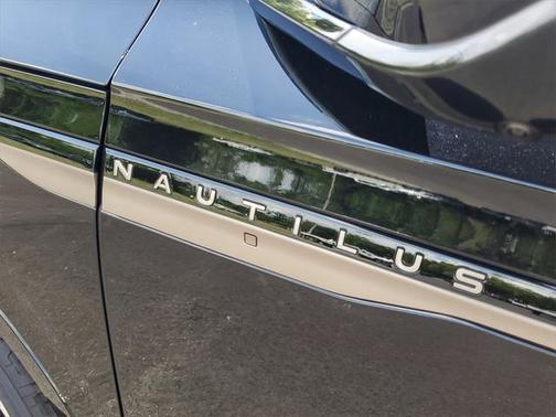 2025 Lincoln Nautilus Black Label