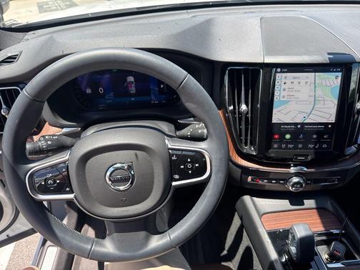 Crystal White Metallic 2024 Volvo XC60 B5 Plus Dark Theme