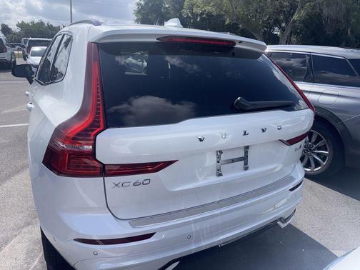 Crystal White Metallic 2024 Volvo XC60 B5 Plus Dark Theme