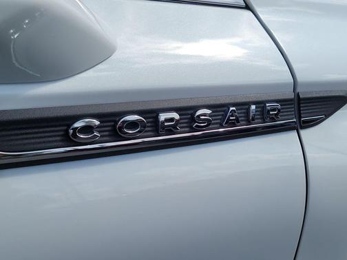 Pristine White Metallic Tri-Coat 2024 Lincoln Corsair Premiere