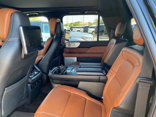 2021 Lincoln Navigator L Reserve
