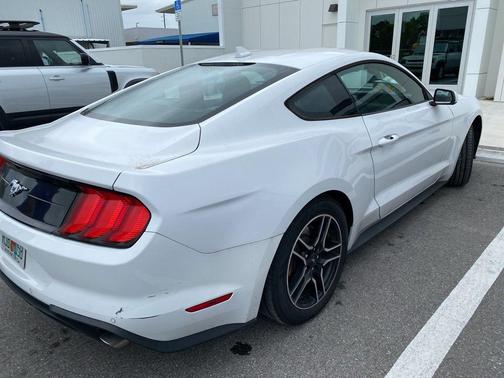 2022 Ford Mustang EcoBoost