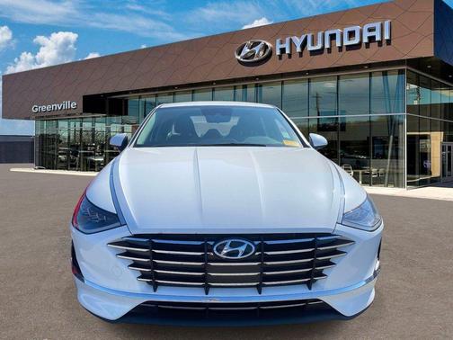 White 2023 Hyundai SONATA SE