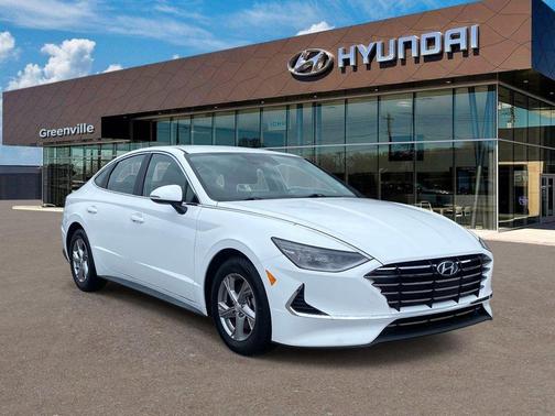 White 2023 Hyundai SONATA SE
