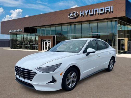 White 2023 Hyundai SONATA SE