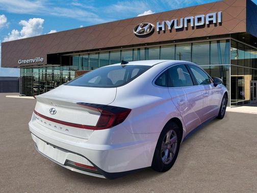 White 2023 Hyundai SONATA SE