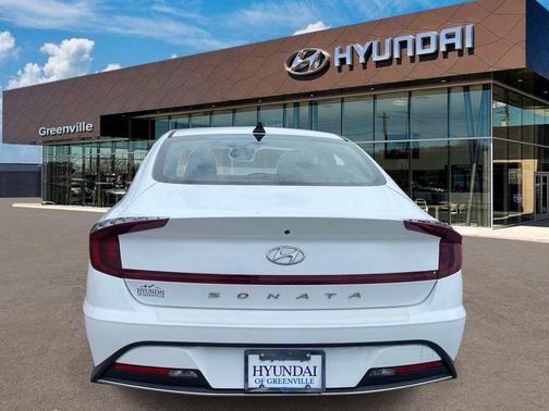 White 2023 Hyundai SONATA SE