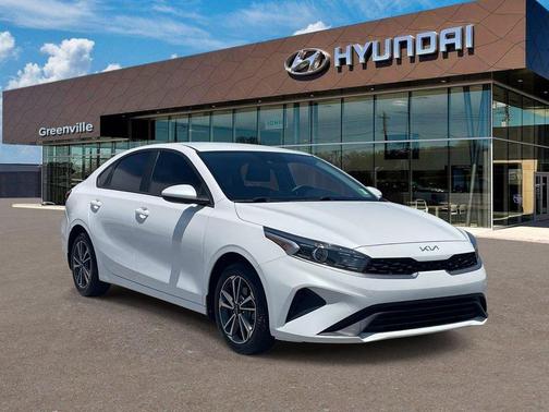 Snow White Pearl 2022 Kia Forte LXS