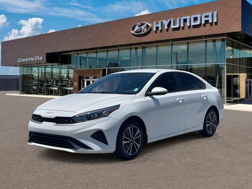Snow White Pearl 2022 Kia Forte LXS