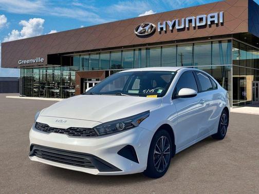 Snow White Pearl 2022 Kia Forte LXS