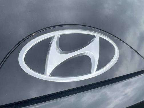 Phantom Black 2022 Hyundai TUCSON Limited