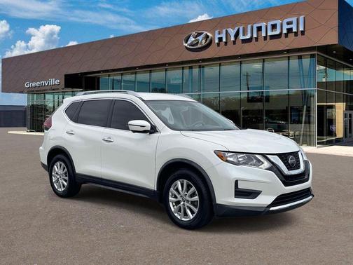 White 2018 Nissan Rogue SV