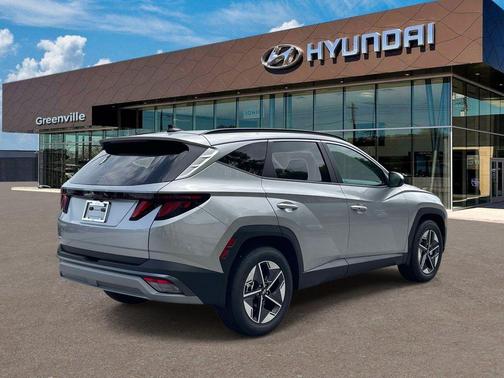 Shimmering Silver 2026 Hyundai TUCSON SEL