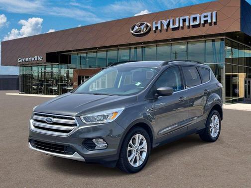Magnetic Metallic 2017 Ford Escape SE