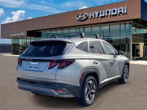 Shimmering Silver 2026 Hyundai TUCSON SEL