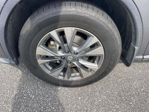 Gun Metallic 2017 Nissan Murano SL