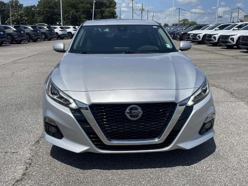 Brilliant Silver Metallic 2019 Nissan Altima 2.5 SV