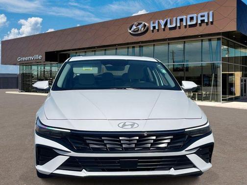 White 2025 Hyundai ELANTRA Limited