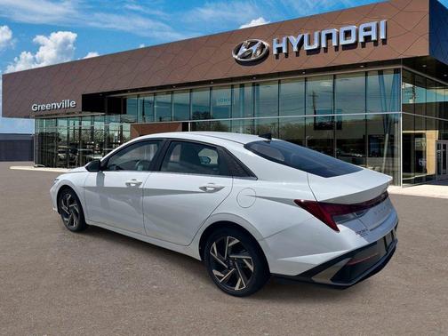 White 2025 Hyundai ELANTRA Limited