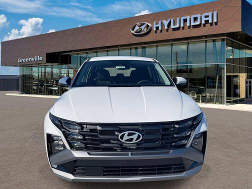 White Pearl 2026 Hyundai TUCSON SE