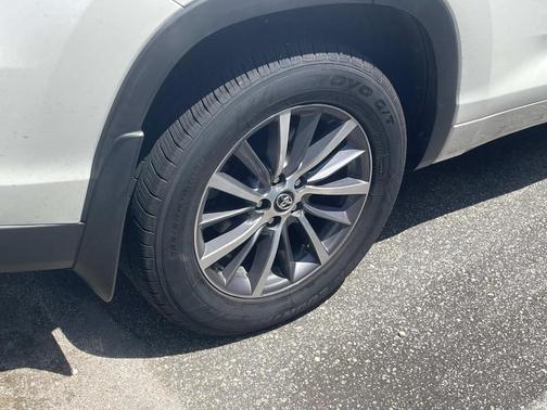 Blizzard Pearl 2018 Toyota Highlander Hybrid