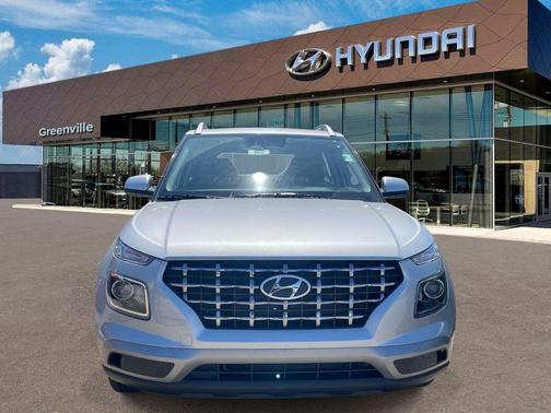 Shimmering Silver 2025 Hyundai VENUE SEL