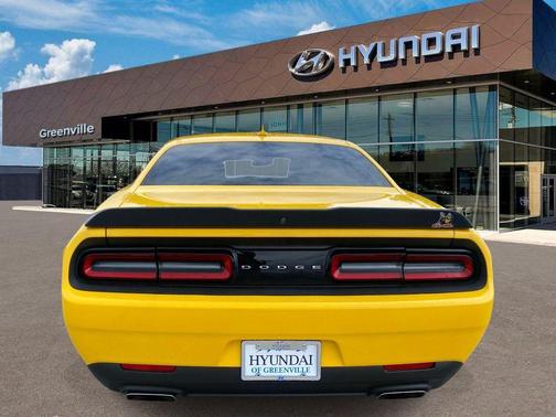 Yellow 2017 Dodge Challenger R/T Scat Pack