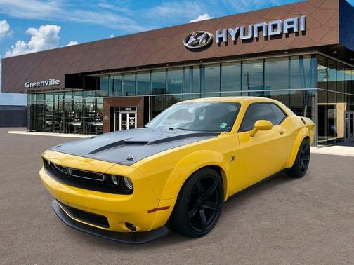 Yellow 2017 Dodge Challenger R/T Scat Pack