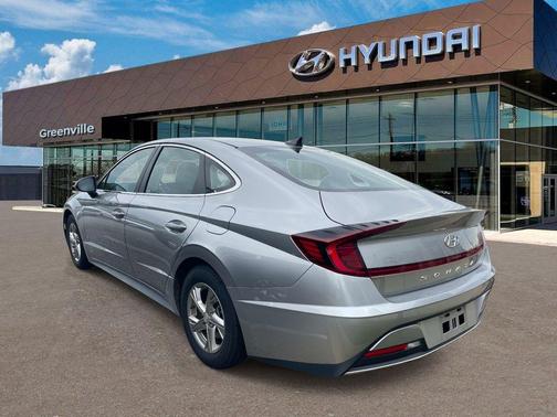 Shimmering Silver Pearl 2022 Hyundai SONATA SE
