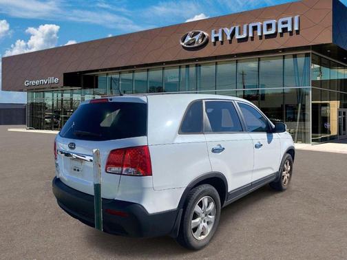 Snow White Pearl 2013 Kia Sorento LX