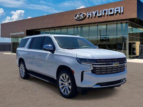 Iridescent Pearl Tricoat 2023 Chevrolet Suburban Premier