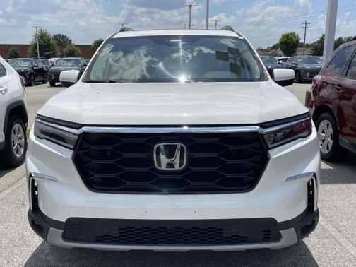 Platinum White Pearl 2023 Honda Pilot Touring