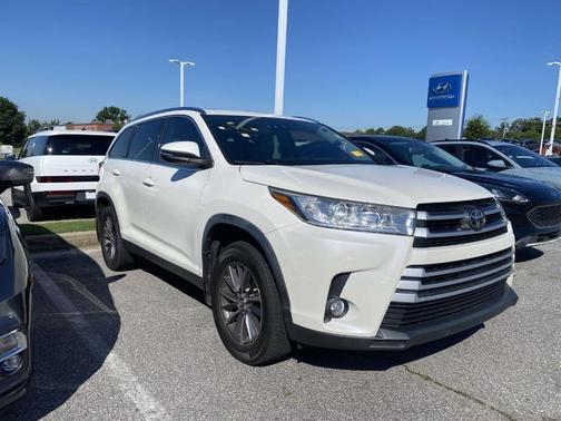 Blizzard Pearl 2019 Toyota Highlander XLE