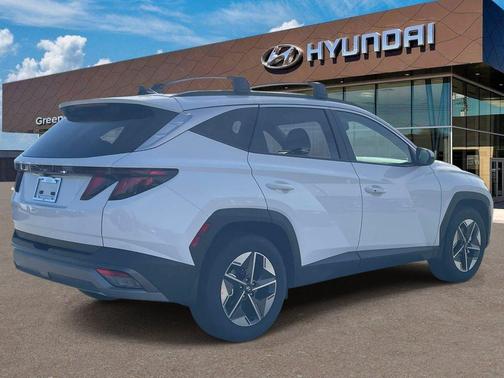 White Pearl 2026 Hyundai TUCSON SEL