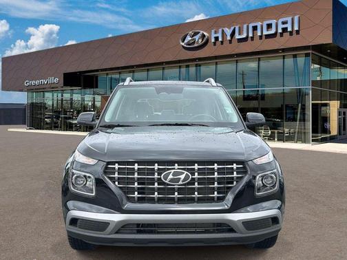 Onyx Black 2025 Hyundai VENUE SEL