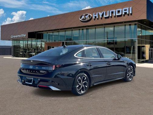 Black 2025 Hyundai SONATA SEL