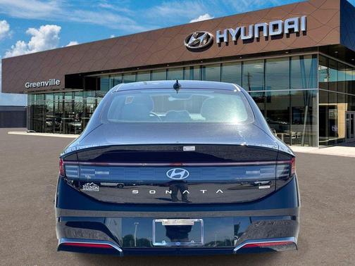 Black 2025 Hyundai SONATA SEL