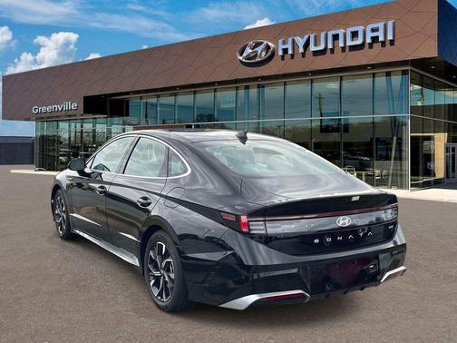 Black 2025 Hyundai SONATA SEL