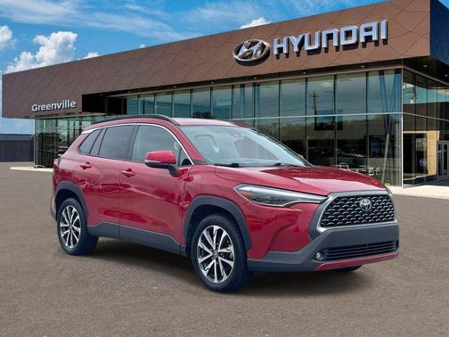 Barcelona Red Metallic 2022 Toyota Corolla Cross XLE