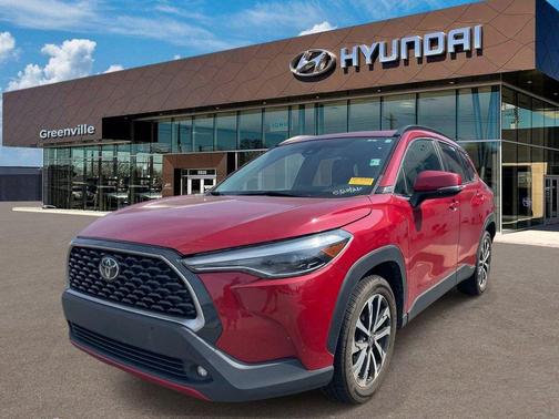 Barcelona Red Metallic 2022 Toyota Corolla Cross XLE
