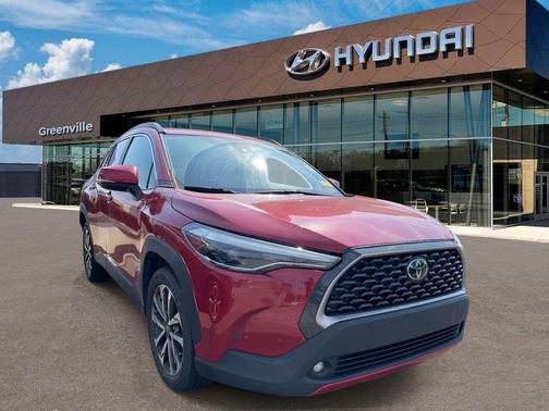 Barcelona Red Metallic 2022 Toyota Corolla Cross XLE