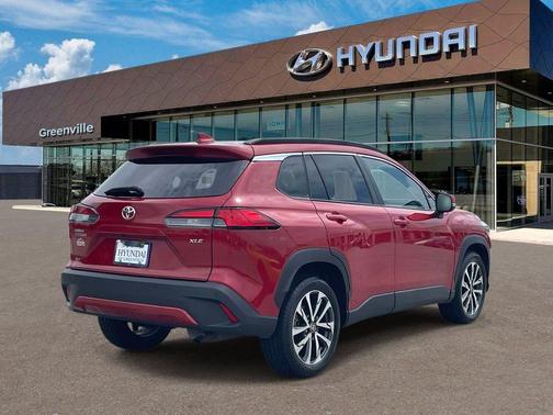 Barcelona Red Metallic 2022 Toyota Corolla Cross XLE