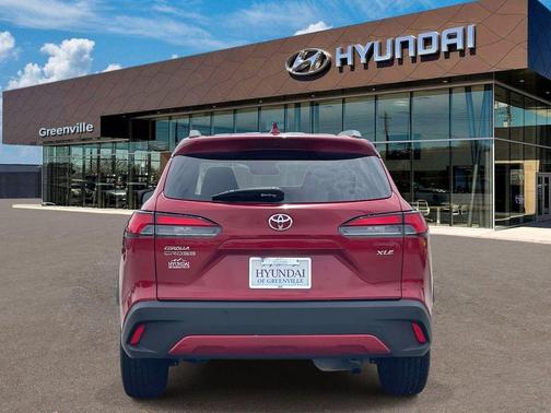Barcelona Red Metallic 2022 Toyota Corolla Cross XLE