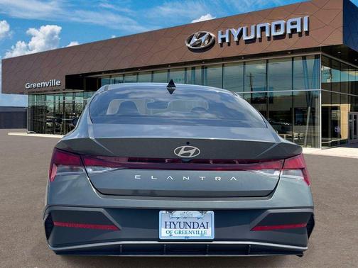 Amazon Gray 2026 Hyundai ELANTRA SE
