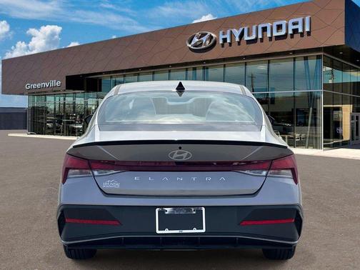 Metal 2026 Hyundai ELANTRA SEL Sport