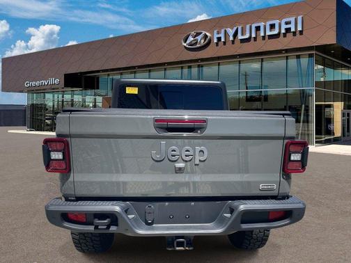 Sting Gray Clearcoat 2020 Jeep Gladiator Overland